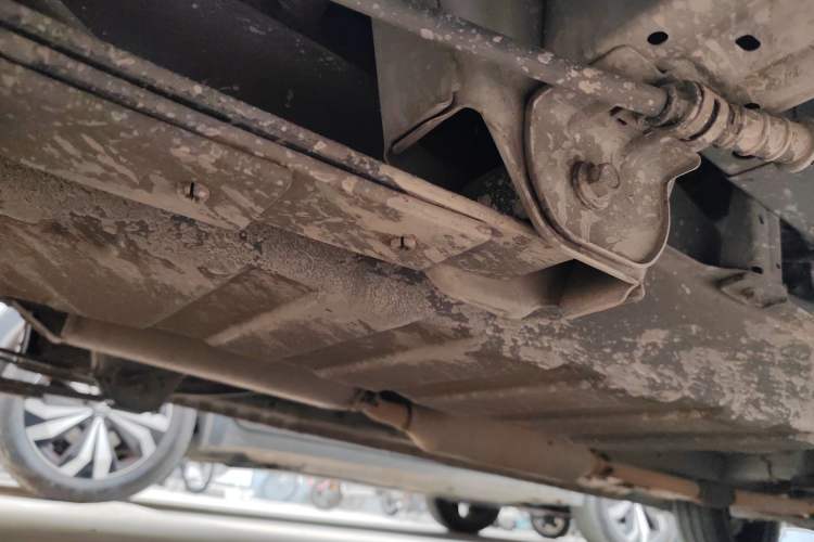 Used Dongfeng Fengon 380 2022 1.5L Standard Van 2 Seats Chassis Rear Right
