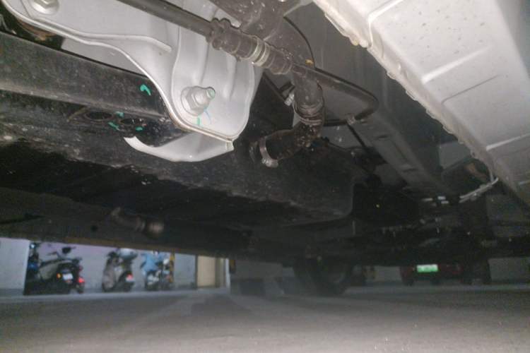 Used Dongfeng Fengon 380 2022 1.5L Comfort-Class Passenger Vehicle (Spiral Spring) – 7 Seats Chassis Rear Right