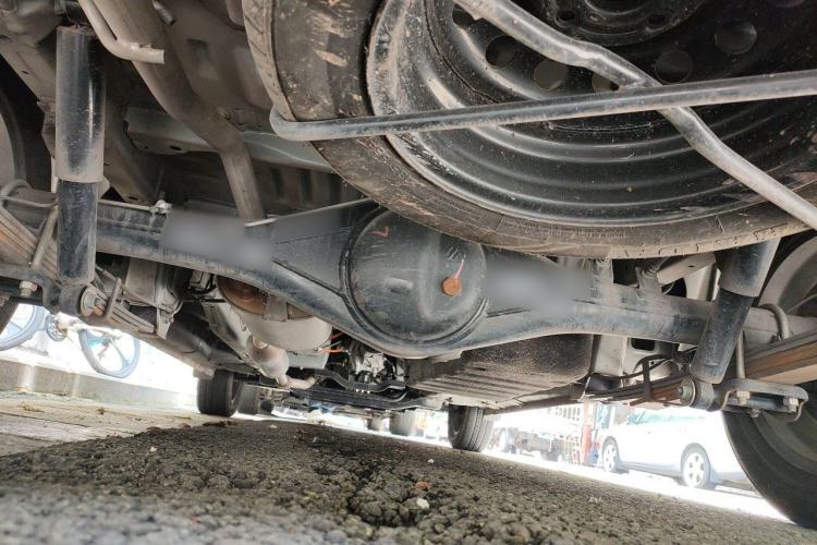 Used Dongfeng Fengon 380 2022 1.5L Comfort-Class Passenger Vehicle (Steel Spring) with 7 Seats Chassis Rear