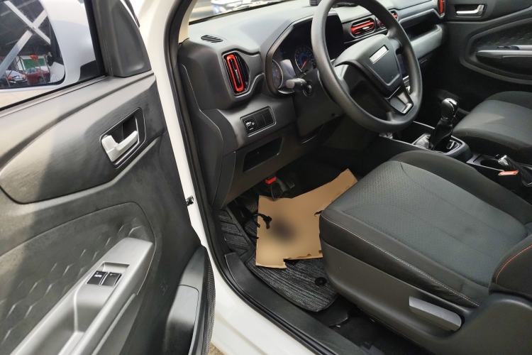 Used Dongfeng Fengon 380 2022 1.5L Standard Edition 7-Seater Passenger Vehicle Driver Seat