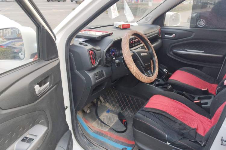 Used Dongfeng Fengon 380 2022 1.5L Standard Edition 7-Seater Passenger Vehicle Driver Seat