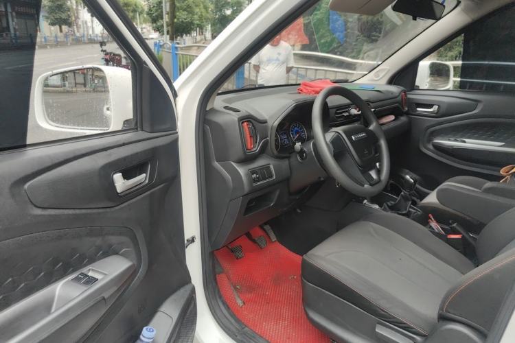 Used Dongfeng Fengon 380 2022 1.5L Comfort-Class Passenger Vehicle (Steel Spring) with 7 Seats Driver Seat