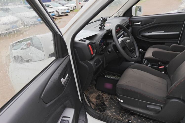 Used Dongfeng Fengon 380 2022 1.5L Luxury Edition Passenger Vehicle 5 Seats Driver Seat