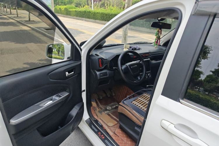 Used Dongfeng Fengon 380 2022 1.5L Comfort-Class Passenger Vehicle (Steel Spring) with 7 Seats Driver Seat