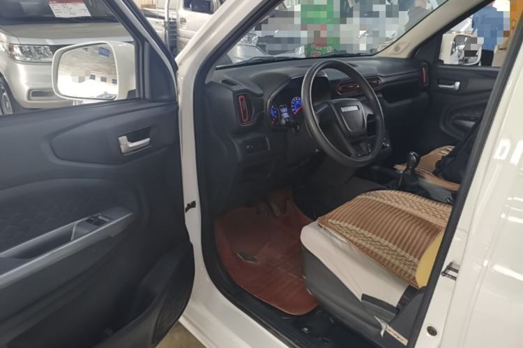 Used Dongfeng Fengon 380 2022 1.5L Comfort-Class Passenger Vehicle (Steel Spring) with 7 Seats Driver Seat