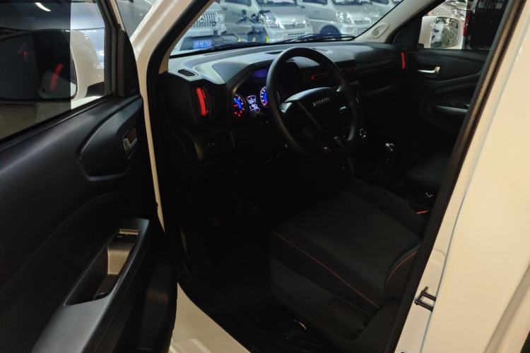 Used Dongfeng Fengon 380 2022 1.5L Luxury Edition Passenger Vehicle 5 Seats Driver Seat
