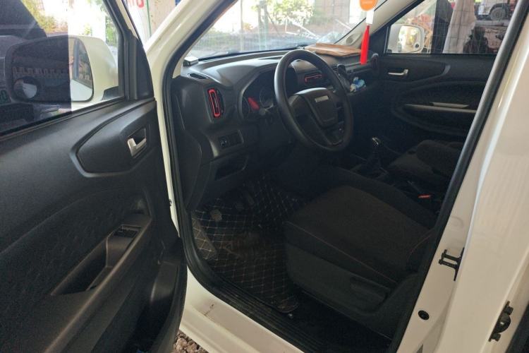 Used Dongfeng Fengon 380 2022 1.5L Comfort-Class Passenger Vehicle (Steel Spring) with 7 Seats Driver Seat