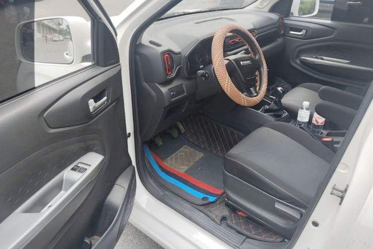 Used Dongfeng Fengon 380 2022 1.5L Standard Edition 7-Seater Passenger Vehicle Driver Seat