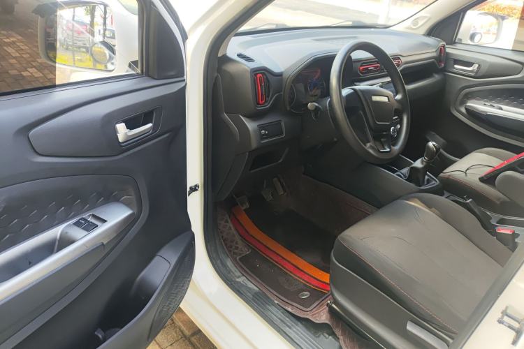 Used Dongfeng Fengon 380 2022 1.5L Standard Edition 7-Seater Passenger Vehicle Driver Seat