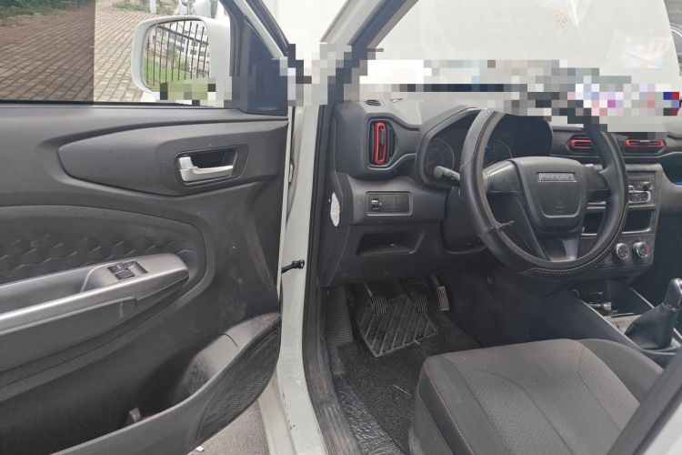 Used Dongfeng Fengon 380 2022 1.5L Comfort-Class Passenger Vehicle (Steel Spring) with 7 Seats Driver Seat