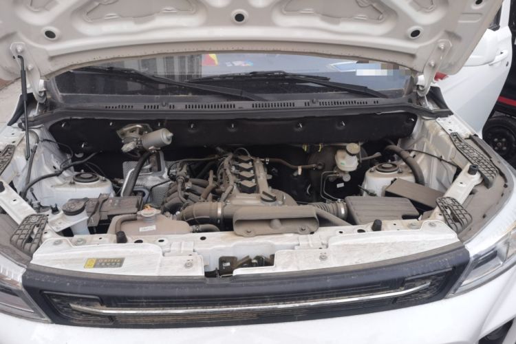 Used Dongfeng Fengon 380 2022 1.5L Comfort-Class Passenger Vehicle (Steel Spring) with 7 Seats Engine Bay