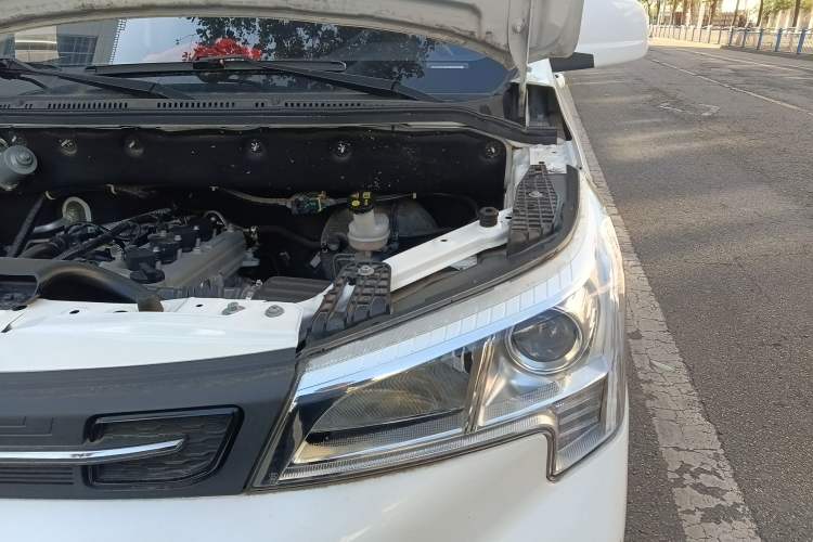 Used Dongfeng Fengon 380 2022 1.5L Comfort-Class Passenger Vehicle (Steel Spring) with 7 Seats Engine Bay Left