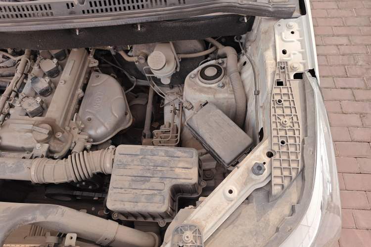 Used Dongfeng Fengon 380 2022 1.5L Comfort-Class Passenger Vehicle (Steel Spring) with 7 Seats Engine Bay Left