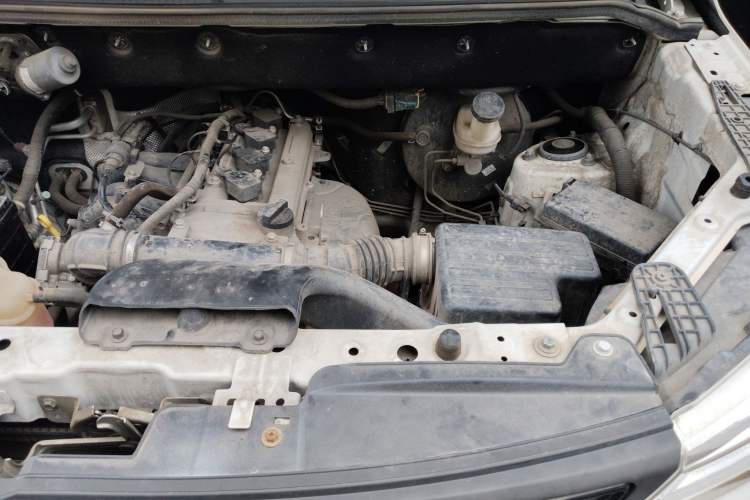 Used Dongfeng Fengon 380 2022 1.5L Standard Edition 7-Seater Passenger Vehicle Engine Bay Left