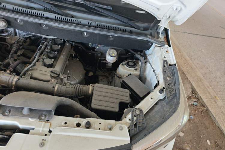 Used Dongfeng Fengon 380 2022 1.5L Comfort-Class Passenger Vehicle (Steel Spring) with 7 Seats Engine Bay Left