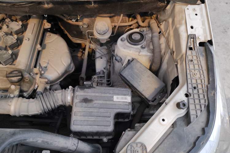 Used Dongfeng Fengon 380 2022 1.5L Standard Van 2 Seats Engine Bay Left