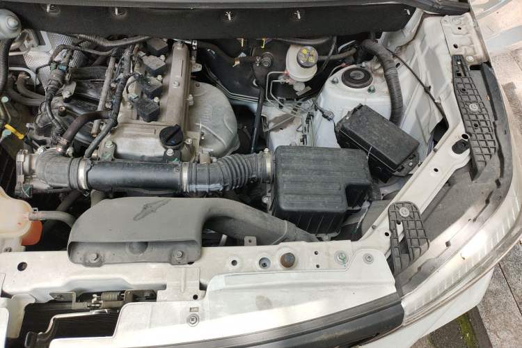 Used Dongfeng Fengon 380 2022 1.5L Comfort-Class Passenger Vehicle (Steel Spring) with 7 Seats Engine Bay Left