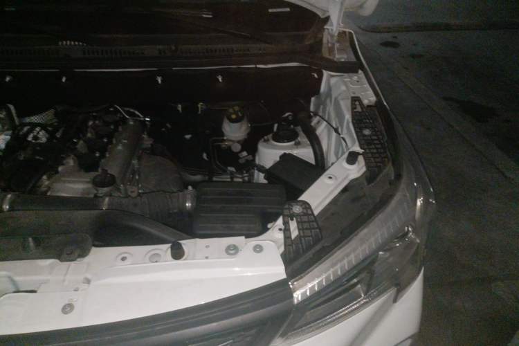 Used Dongfeng Fengon 380 2022 1.5L Comfort-Class Passenger Vehicle (Spiral Spring) – 7 Seats Engine Bay Left