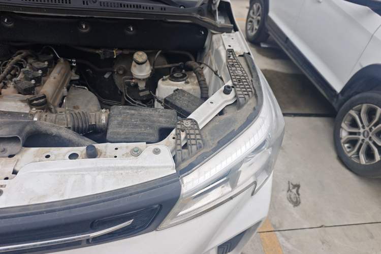 Used Dongfeng Fengon 380 2022 1.5L Comfort-Class Passenger Vehicle (Spiral Spring) – 7 Seats Engine Bay Left
