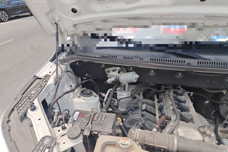Used Dongfeng Fengon 380 2022 1.5L Comfort-Class Passenger Vehicle (Steel Spring) with 7 Seats Engine Bay Right
