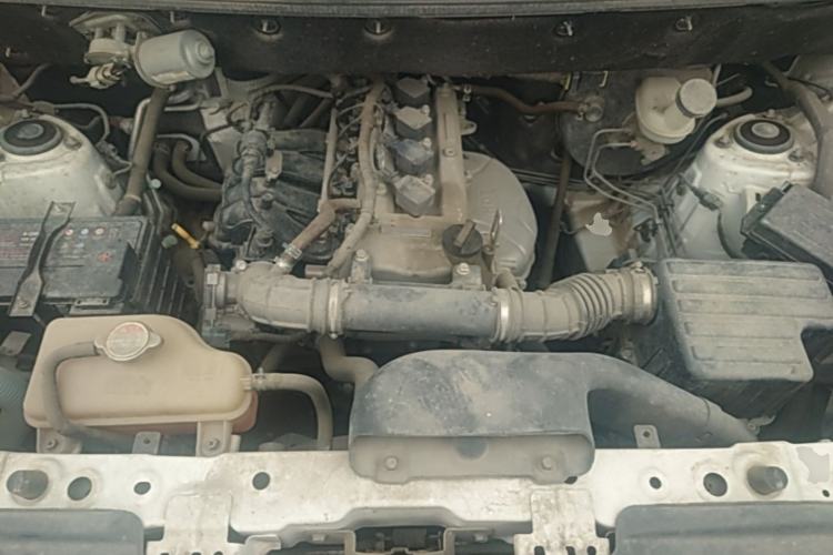 Used Dongfeng Fengon 380 2022 1.5L Standard Edition 7-Seater Passenger Vehicle Engine Bay