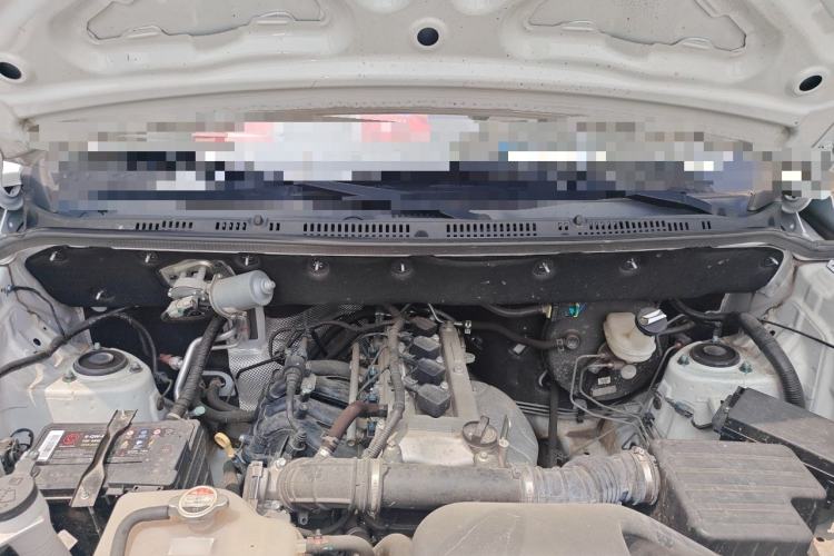 Used Dongfeng Fengon 380 2022 1.5L Comfort-Class Passenger Vehicle (Steel Spring) with 7 Seats Engine Bay