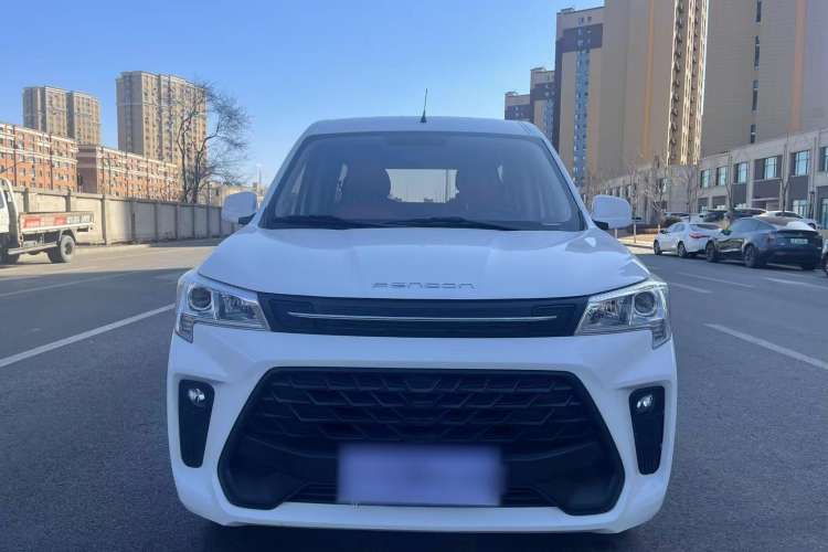 Used Dongfeng Fengon 380 2022 1.5L Comfort-Class Passenger Vehicle (Steel Spring) with 7 Seats Exterior 1