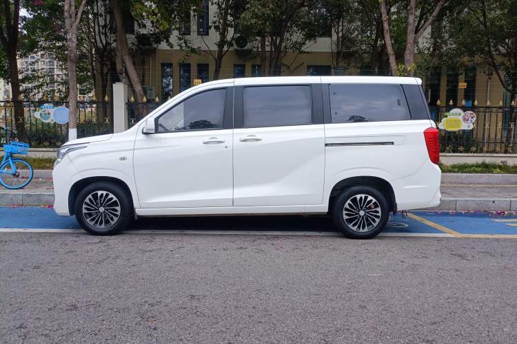 Used Dongfeng Fengon 380 2022 1.5L Comfort-Class Passenger Vehicle (Steel Spring) with 7 Seats Exterior 3