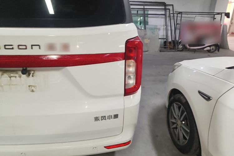 Used Dongfeng Fengon 380 2022 1.5L Comfort-Class Passenger Vehicle (Steel Spring) with 7 Seats Exterior 3