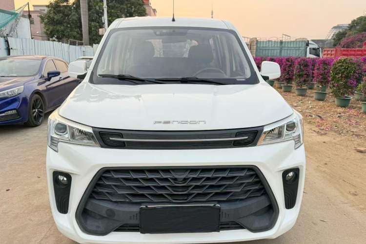 Used Dongfeng Fengon 380 2022 1.5L Comfort-Class Passenger Vehicle (Steel Spring) with 7 Seats Exterior 5