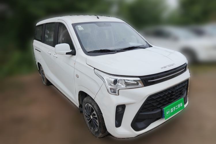 Used Dongfeng Fengon 380 2022 1.5L Luxury Edition Passenger Vehicle 5 Seats Front Right 45 Deg