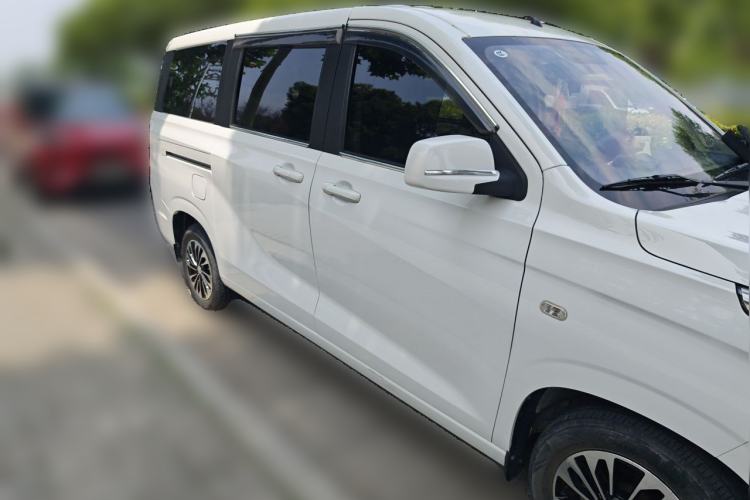 Used Dongfeng Fengon 380 2022 1.5L Comfort-Class Passenger Vehicle (Steel Spring) with 7 Seats Front Right 45 Deg