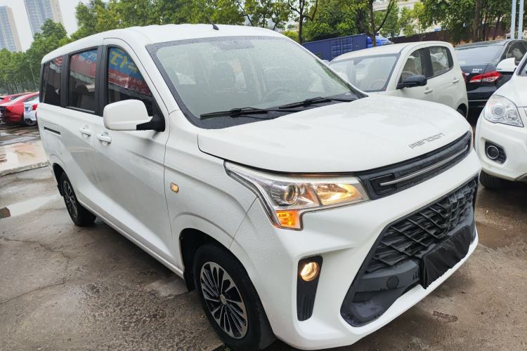 Used Dongfeng Fengon 380 2022 1.5L Comfort-Class Passenger Vehicle (Steel Spring) with 7 Seats Front Right 45 Deg