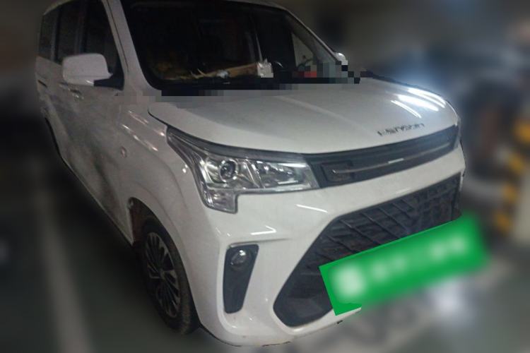 Used Dongfeng Fengon 380 2022 1.5L Comfort-Class Passenger Vehicle (Steel Spring) with 5 Seats Front Right 45 Deg