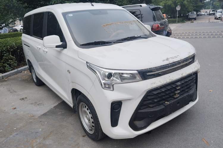 Used Dongfeng Fengon 380 2022 1.5L Standard Edition 7-Seater Passenger Vehicle Front Right 45 Deg