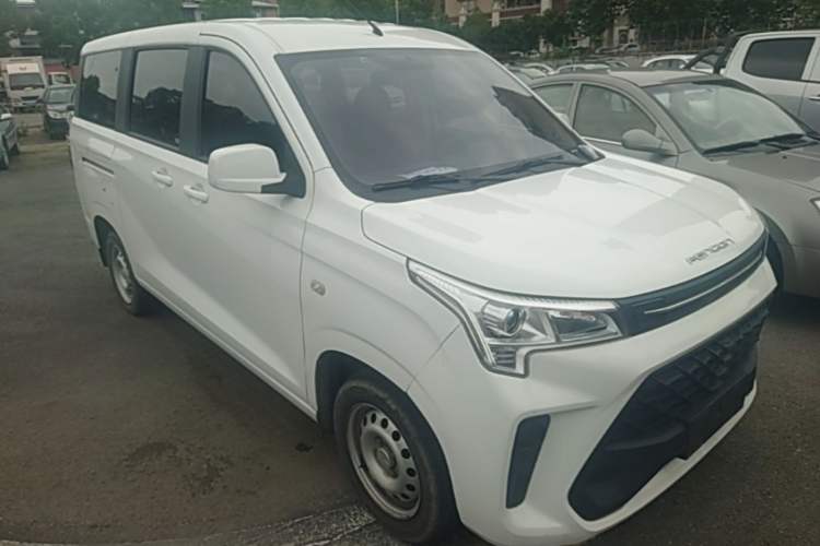 Used Dongfeng Fengon 380 2022 1.5L Standard Edition 7-Seater Passenger Vehicle Front Right 45 Deg