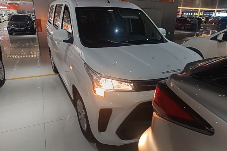 Used Dongfeng Fengon 380 2022 1.5L Luxury Edition Passenger Vehicle 5 Seats Front