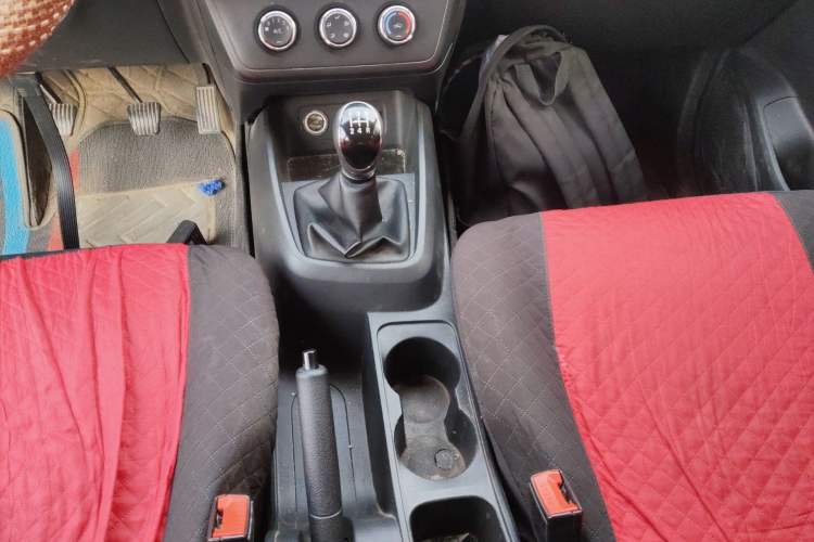 Used Dongfeng Fengon 380 2022 1.5L Standard Edition 7-Seater Passenger Vehicle Gear Lever