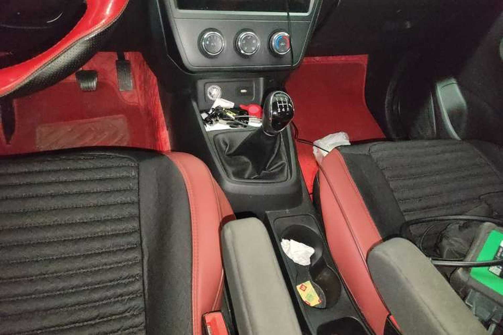 Used Dongfeng Fengon 380 2022 1.5L Comfort-Class Passenger Vehicle (Steel Spring) with 7 Seats Gear Lever