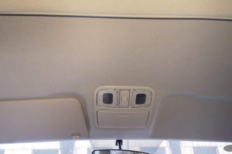 Used Dongfeng Fengon 380 2022 1.5L Comfort-Class Passenger Vehicle (Steel Spring) with 7 Seats Headliner