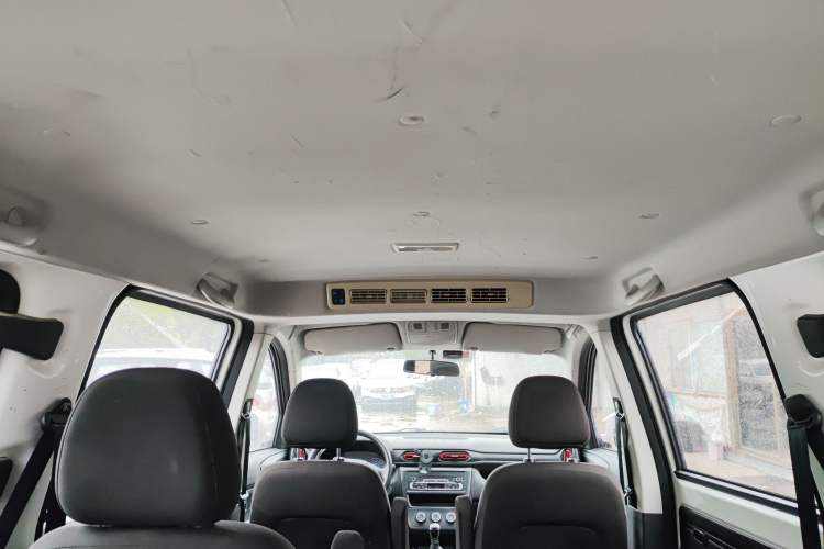 Used Dongfeng Fengon 380 2022 1.5L Comfort-Class Passenger Vehicle (Steel Spring) with 7 Seats Headliner