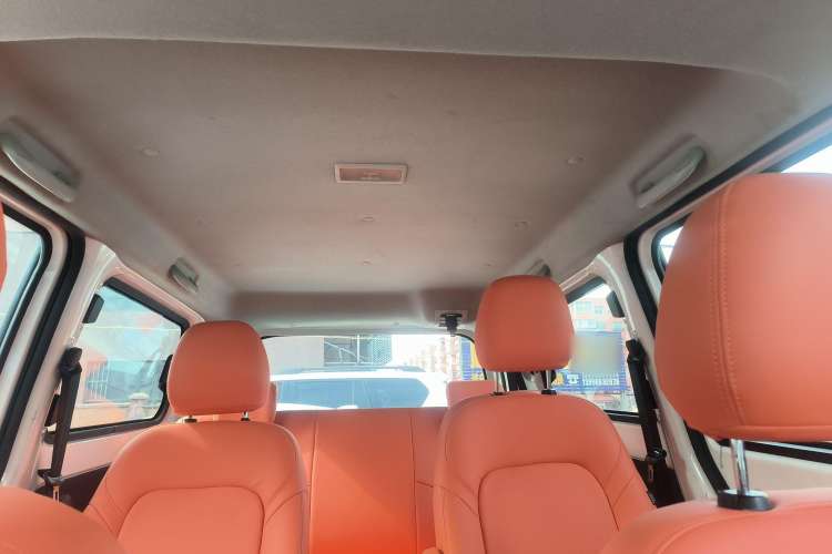 Used Dongfeng Fengon 380 2022 1.5L Comfort-Class Passenger Vehicle (Steel Spring) with 7 Seats Headliner