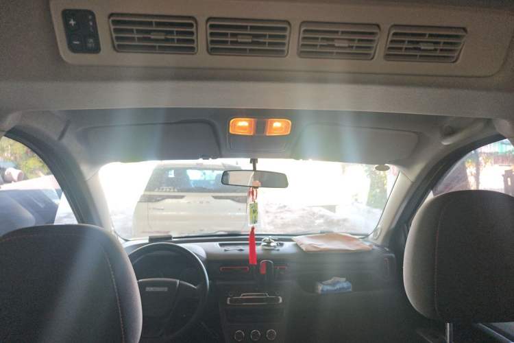 Used Dongfeng Fengon 380 2022 1.5L Comfort-Class Passenger Vehicle (Steel Spring) with 7 Seats Headliner
