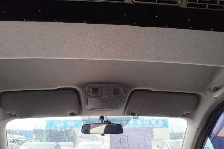 Used Dongfeng Fengon 380 2022 1.5L Comfort-Class Passenger Vehicle (Steel Spring) with 5 Seats Headliner