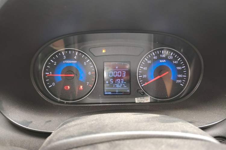 Used Dongfeng Fengon 380 2022 1.5L Luxury Edition Passenger Vehicle 5 Seats Instrument Cluster