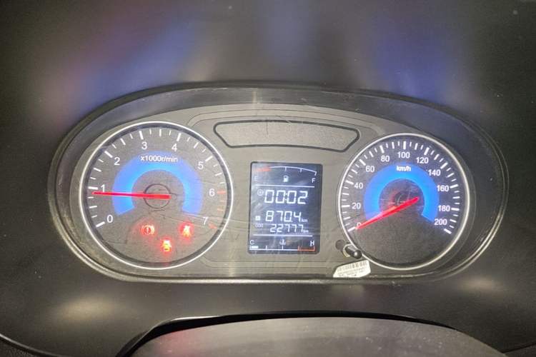 Used Dongfeng Fengon 380 2022 1.5L Comfort-Class Passenger Vehicle (Steel Spring) with 7 Seats Instrument Cluster