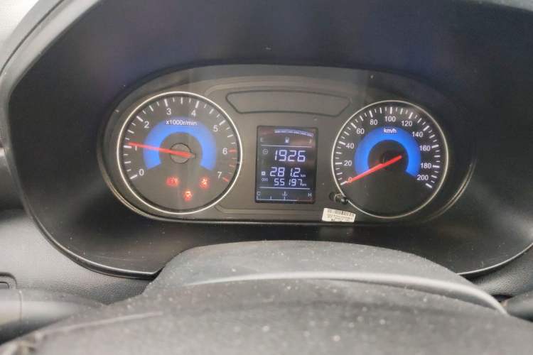 Used Dongfeng Fengon 380 2022 1.5L Standard Edition 7-Seater Passenger Vehicle Instrument Cluster