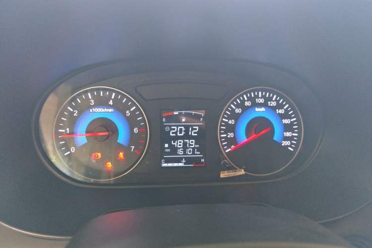 Used Dongfeng Fengon 380 2022 1.5L Comfort-Class Passenger Vehicle (Steel Spring) with 7 Seats Instrument Cluster