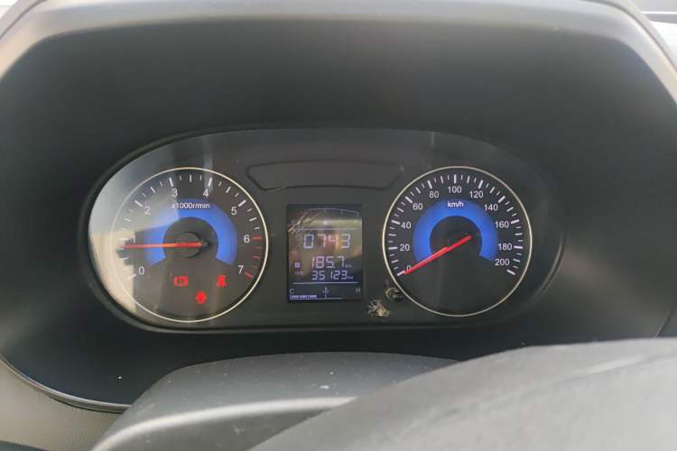 Used Dongfeng Fengon 380 2022 1.5L Standard Edition 7-Seater Passenger Vehicle Instrument Cluster