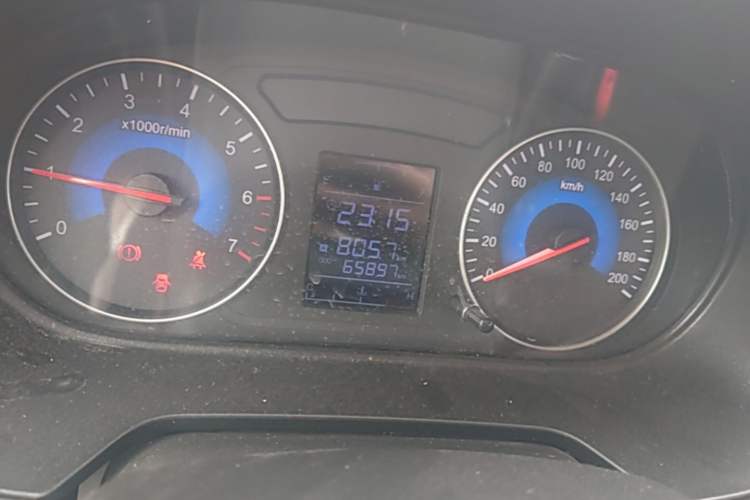 Used Dongfeng Fengon 380 2022 1.5L Standard Edition 7-Seater Passenger Vehicle Instrument Cluster